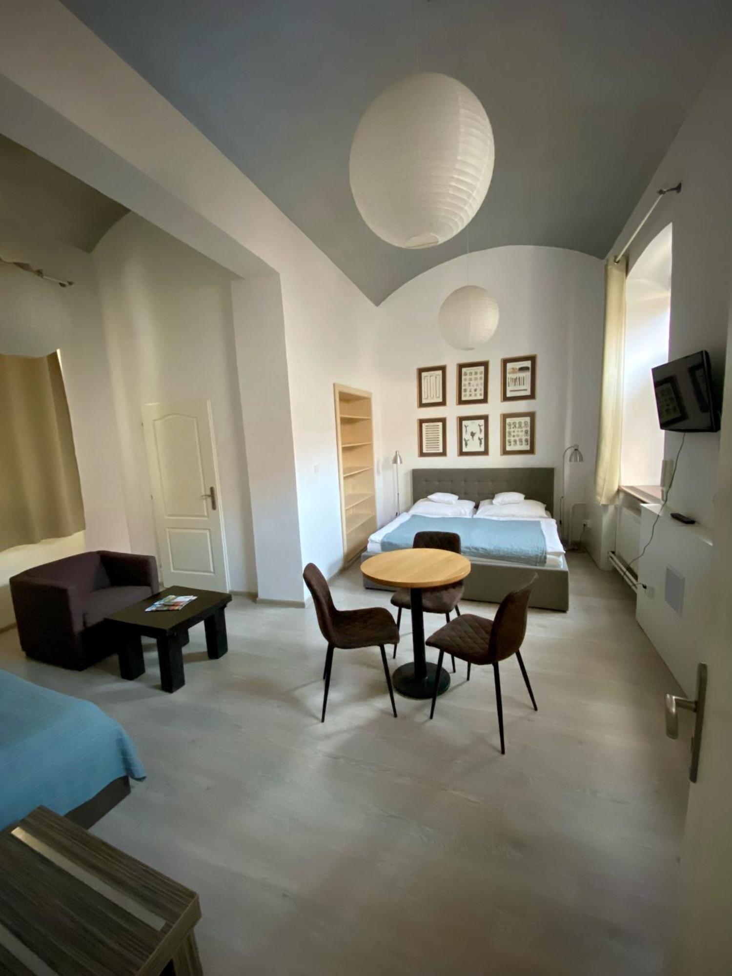 קושיצה Pension Horse Inn מראה חיצוני תמונה